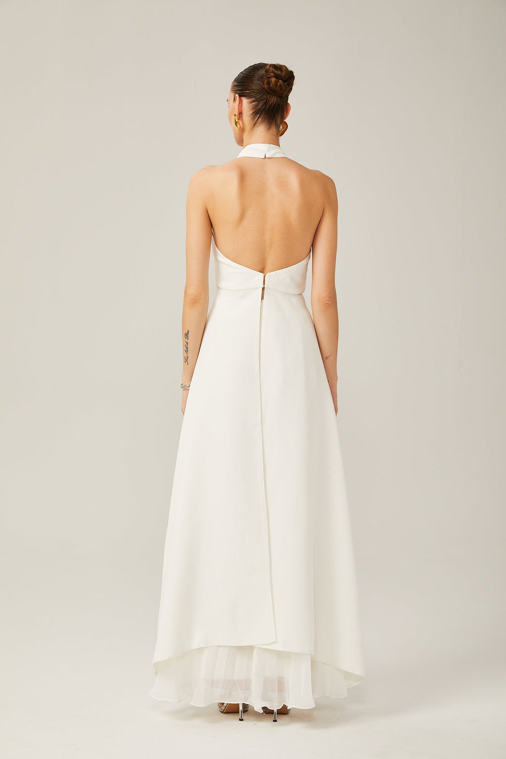 Marta | Vestido largo con cuello halter y capas