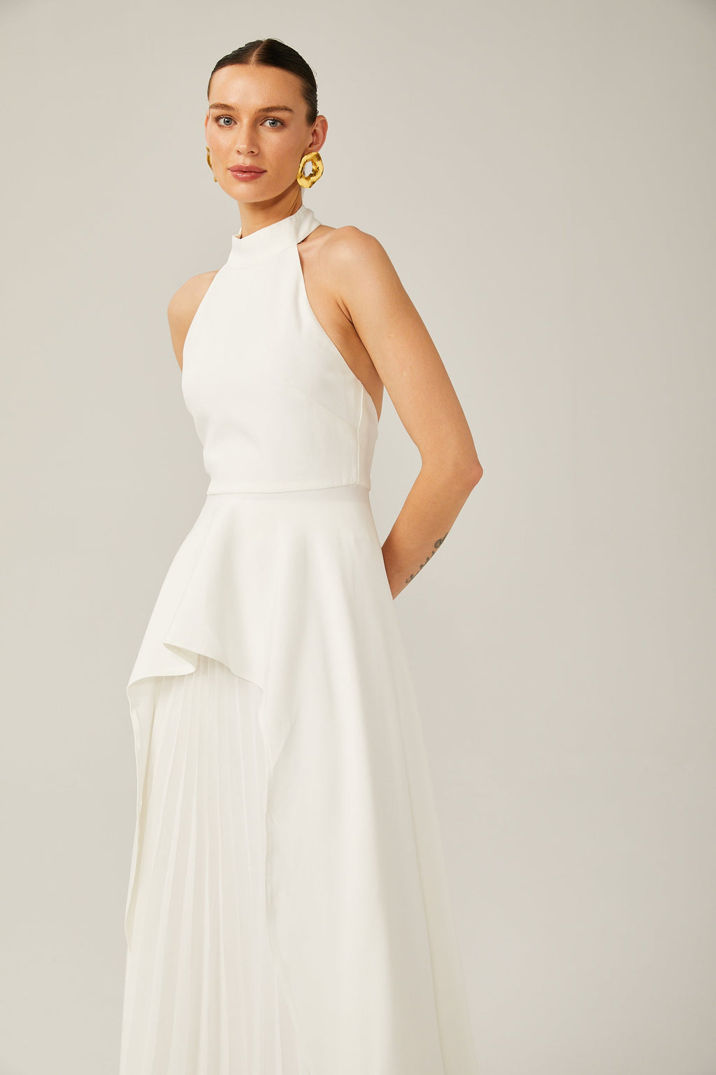 Marta | Vestido largo con cuello halter y capas