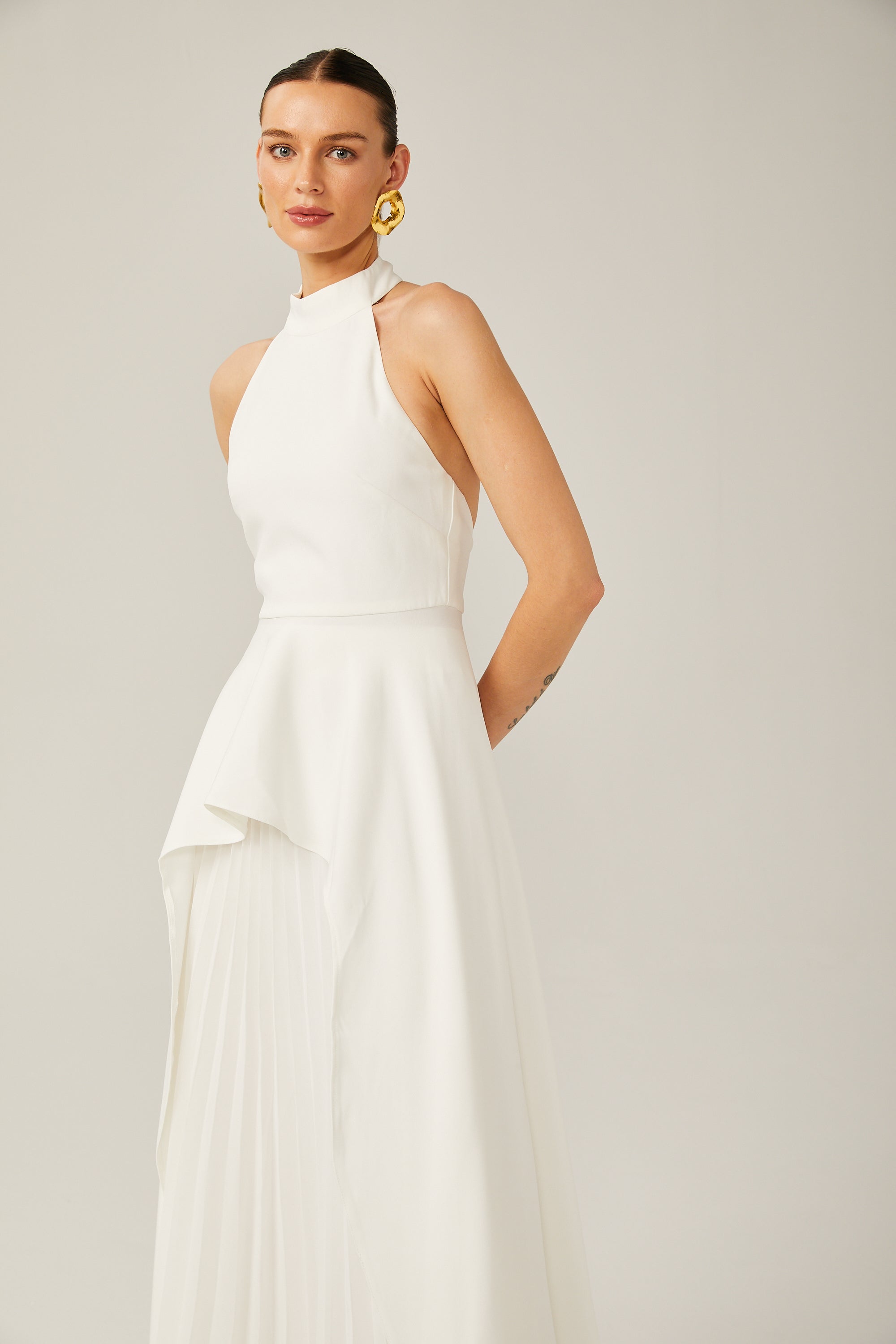 Marta | Vestido largo con cuello halter y capas