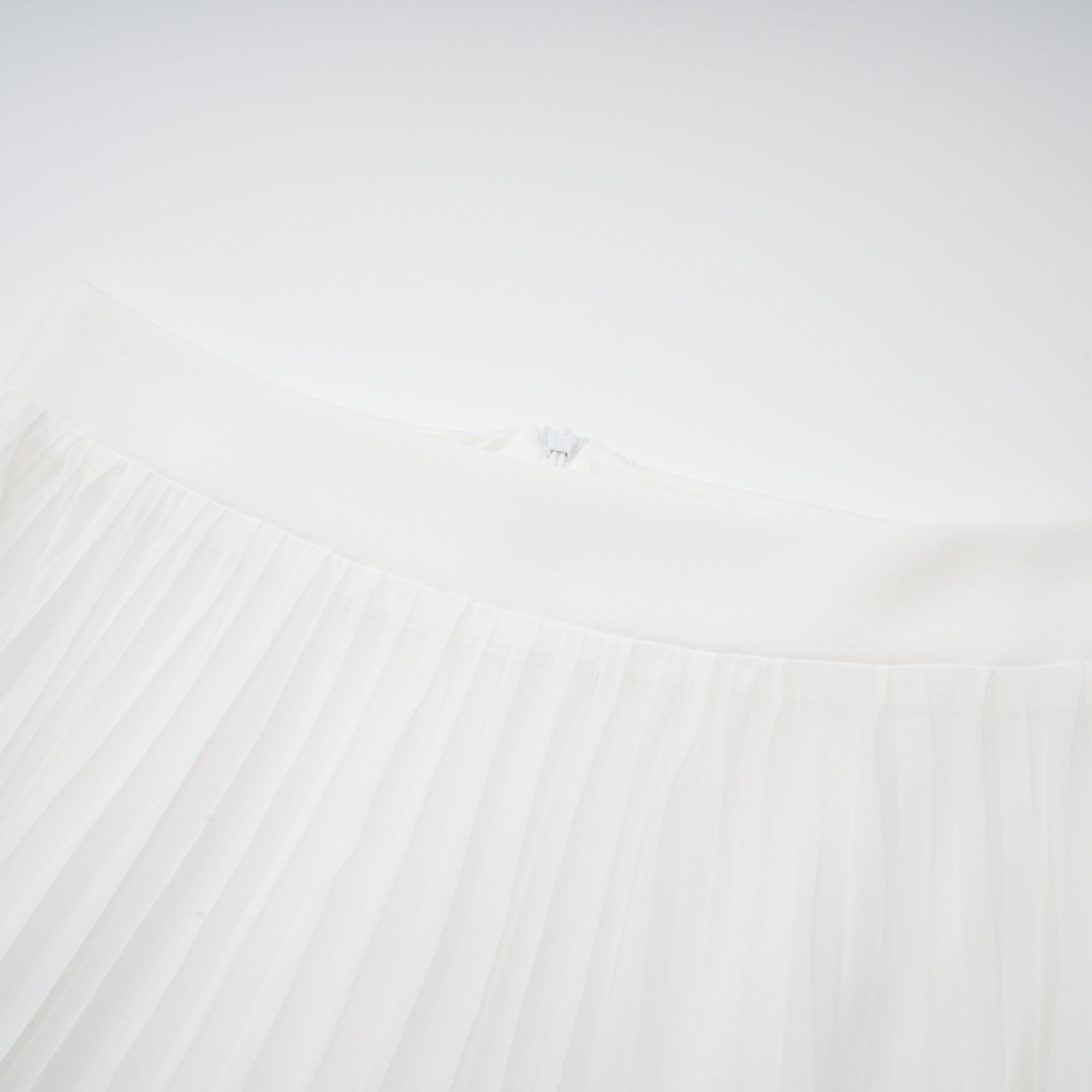 Marta | Vestido largo con cuello halter y capas